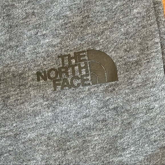 The North Face french terry Flashdry sweat shorts - Picture 4 of 9